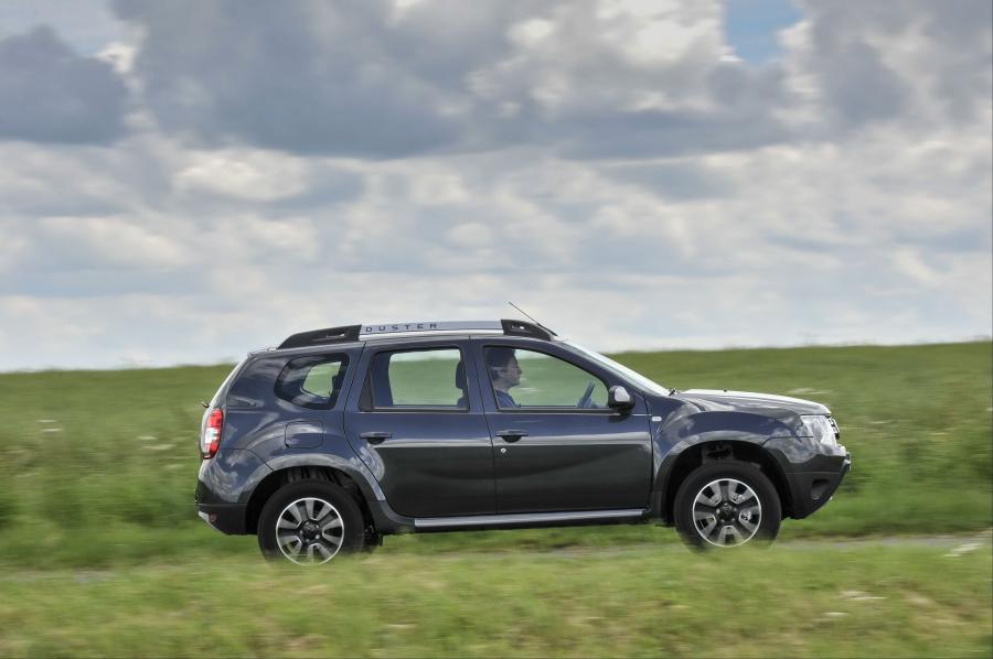  Dacia Duster Prestige 2016 года  (UK) (фото 6 из 17)